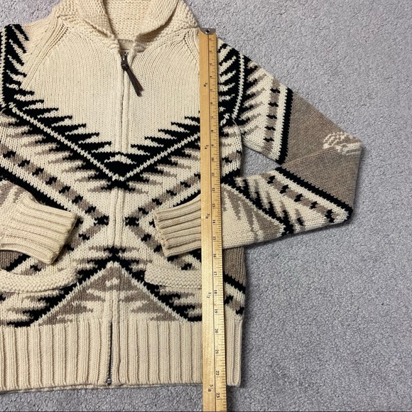 ARITZIA TNA Sea To Sky Lambs Wool Cowichan Knit Logo Sweater Jacket Size M - Picture 8 of 8